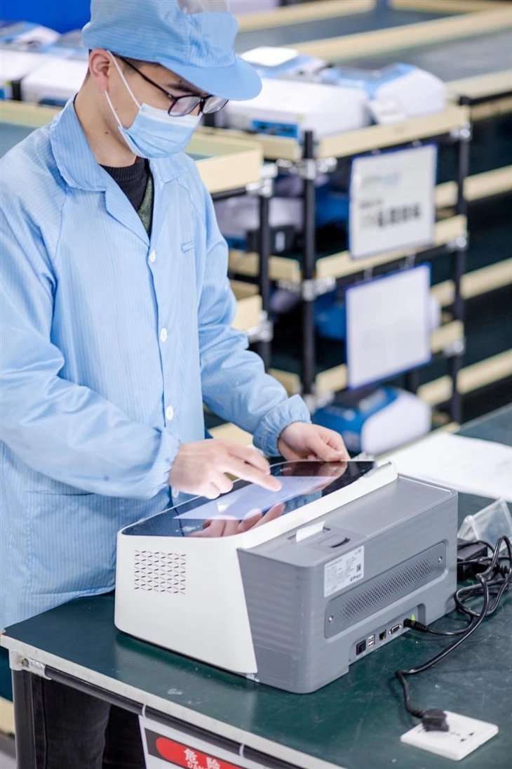 POCT Getein 1180 Rapid Portable Multi-Channel Immunoassay Analyzer Blood Testing Equipment Clinical Analytical Instrument POCT Getein 1180 Rapid Portable Multi-Channel Immunoassay Analyzer Blood Testing Equipment Clinical Analytical Instrument